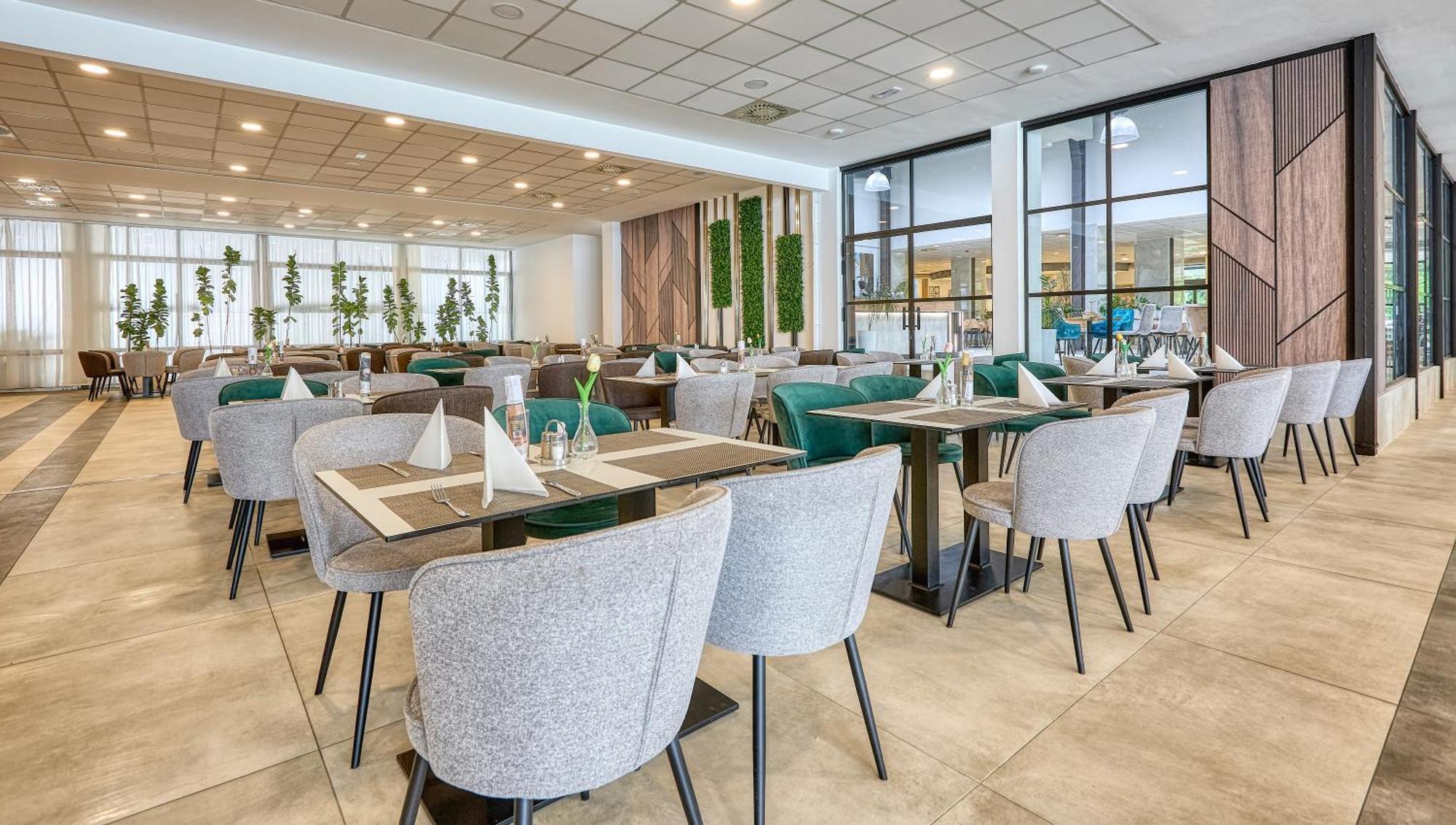 Hotel Szieszta Sopron Bagian luar foto