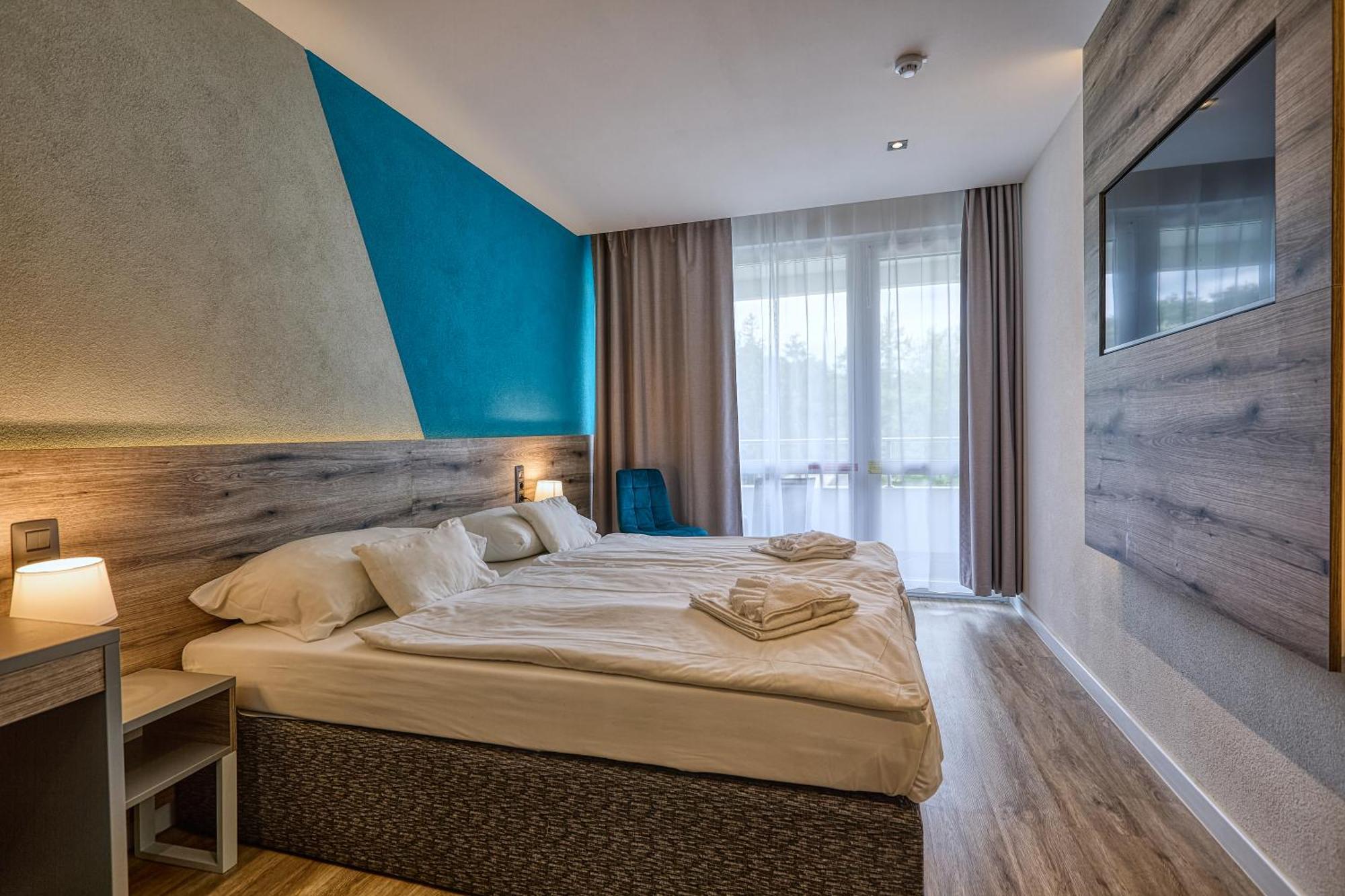 Hotel Szieszta Sopron Bagian luar foto