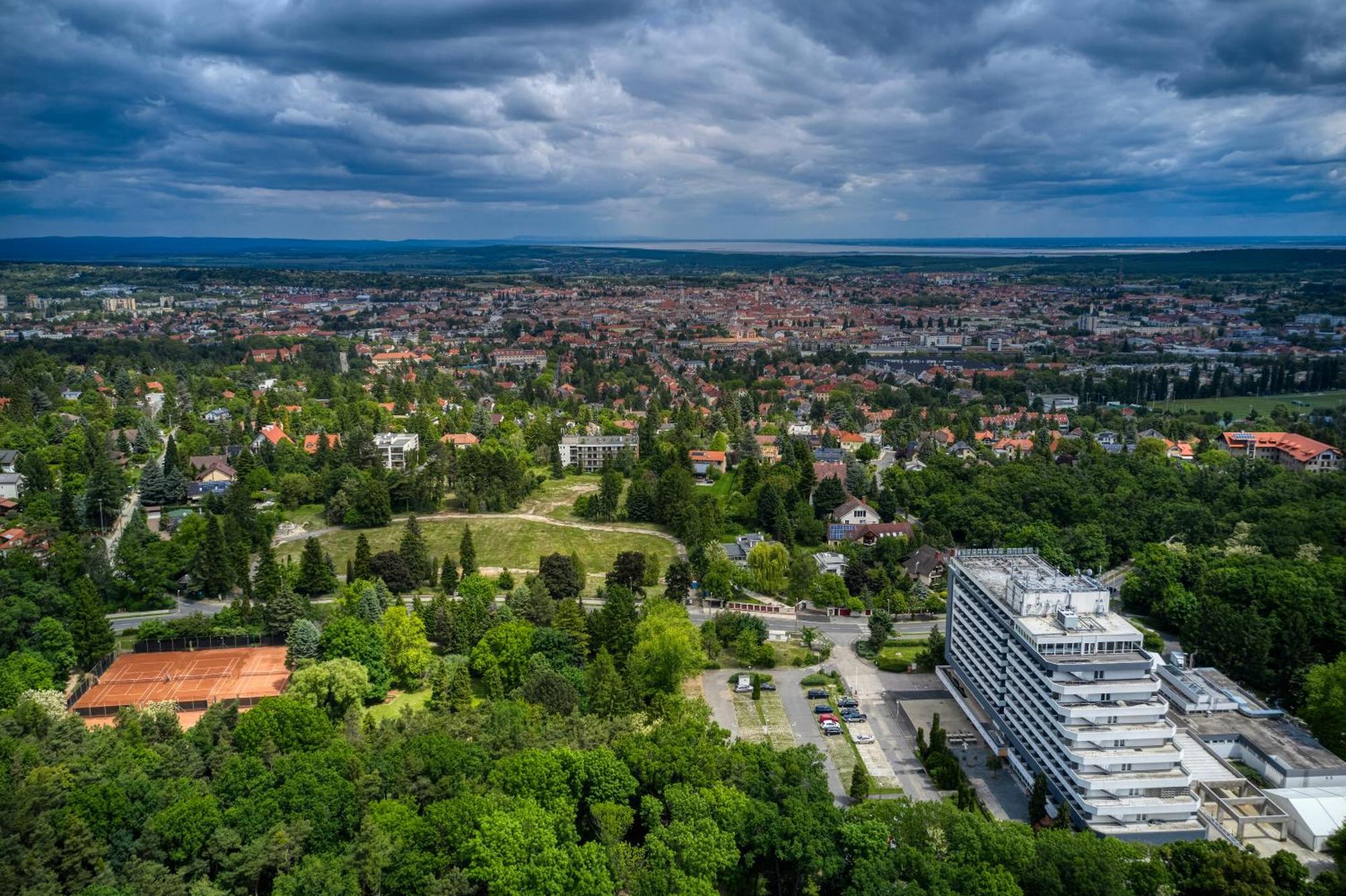 Hotel Szieszta Sopron Bagian luar foto