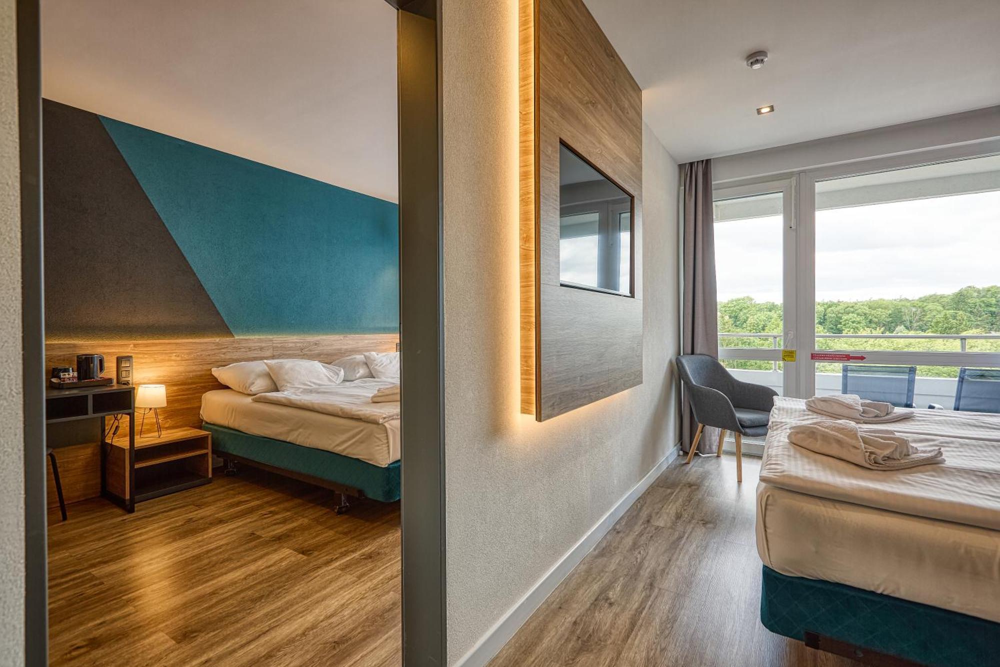 Hotel Szieszta Sopron Bagian luar foto