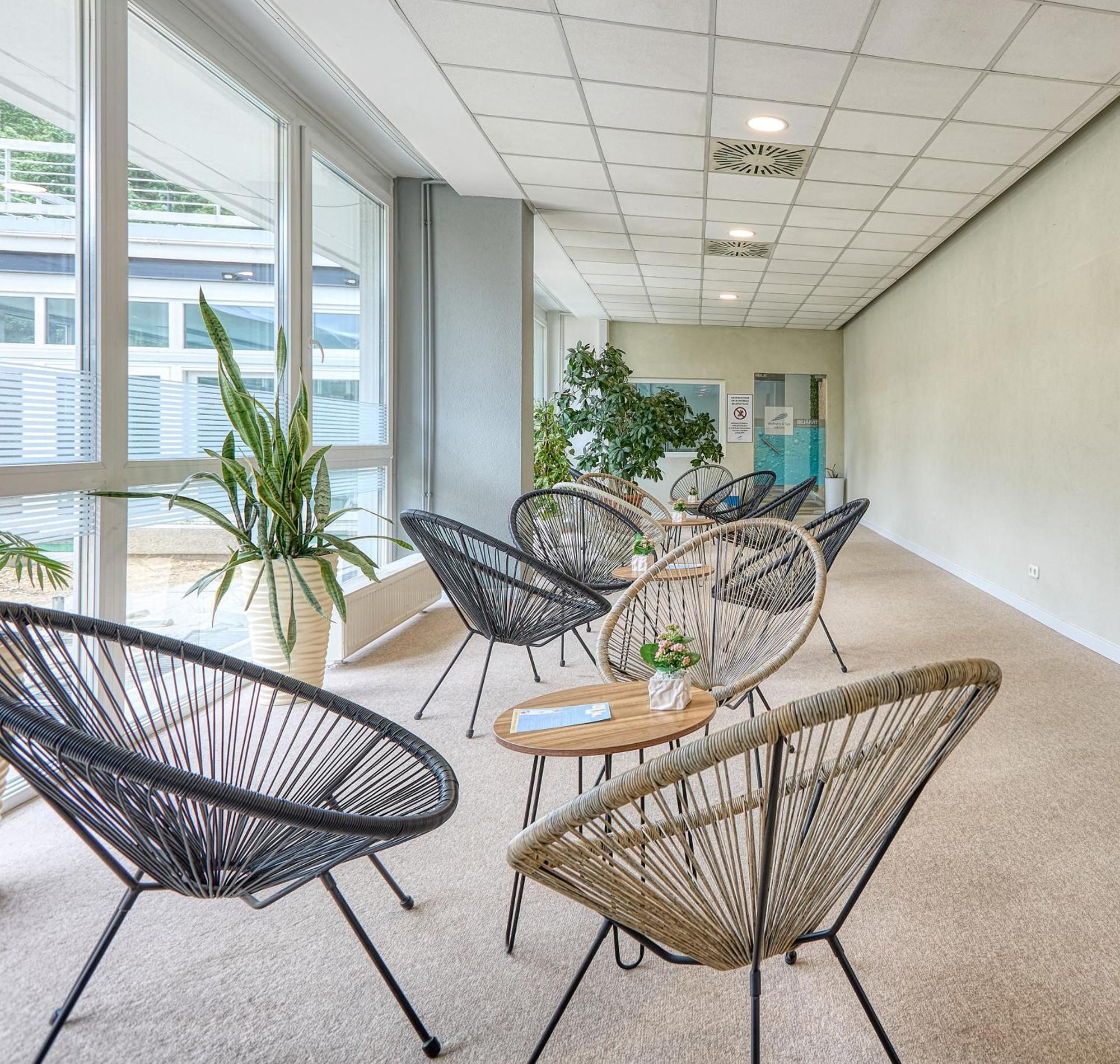 Hotel Szieszta Sopron Bagian luar foto