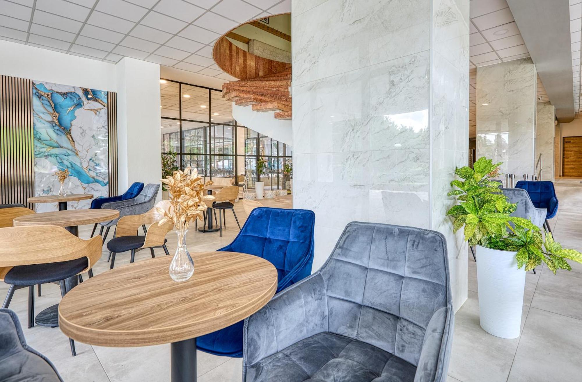 Hotel Szieszta Sopron Bagian luar foto