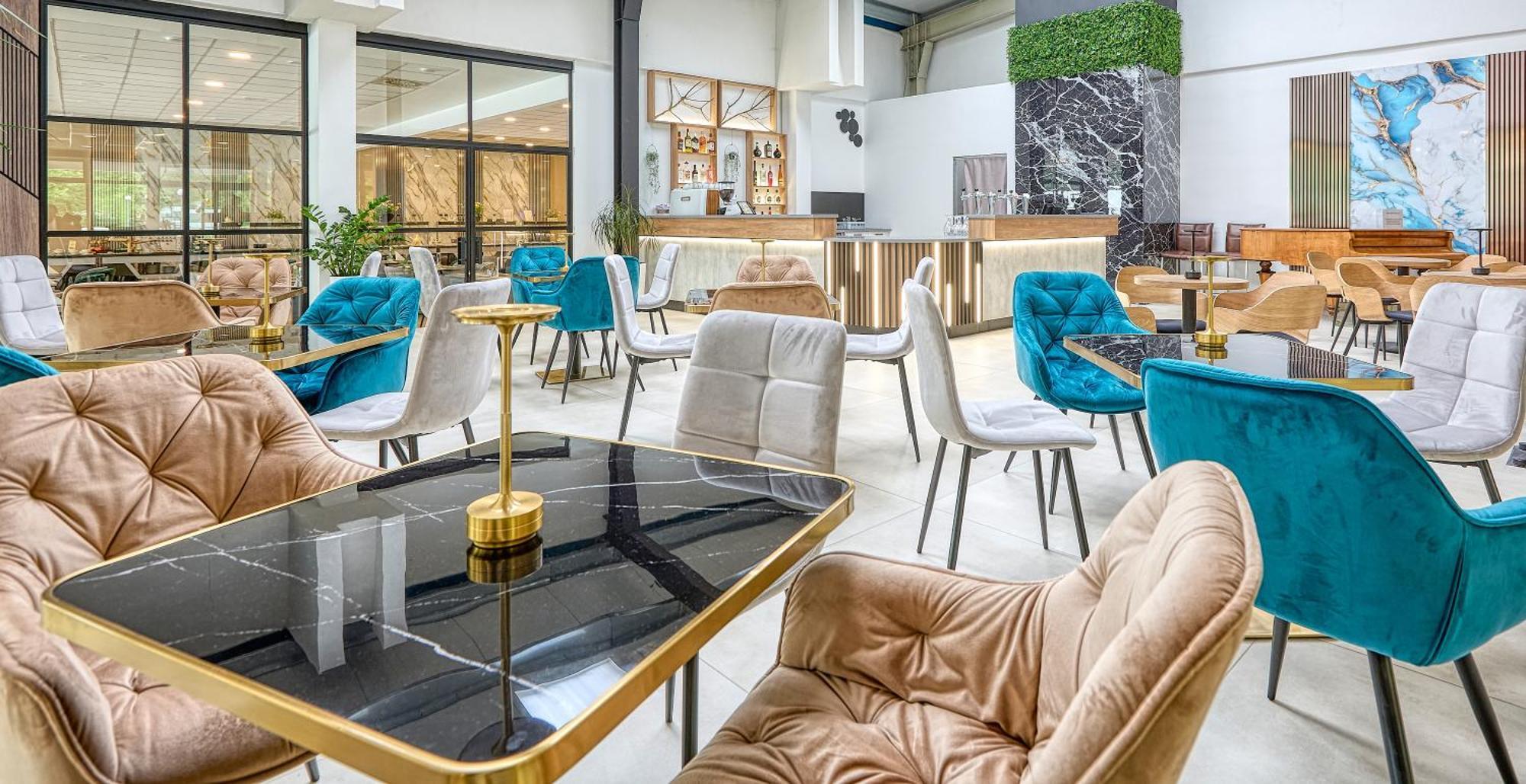 Hotel Szieszta Sopron Bagian luar foto